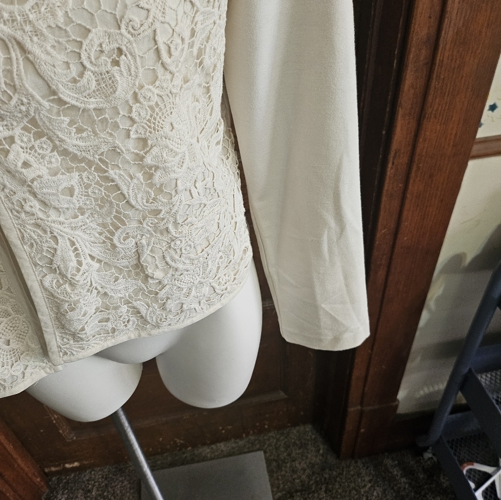 Chico's Ivory Crochet Lace Bolero jacket Size 1 (S) - Picture 6 of 10